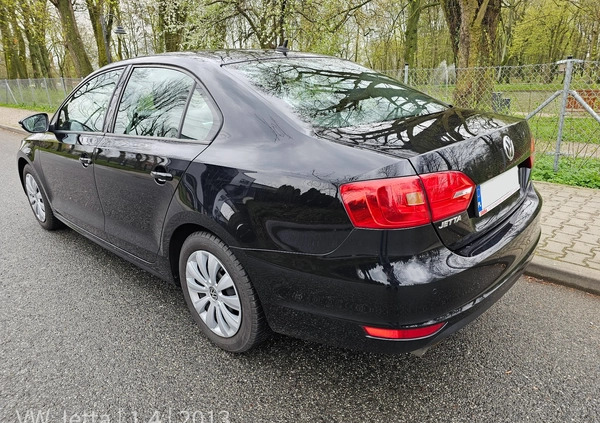 Volkswagen Jetta cena 27000 przebieg: 180000, rok produkcji 2013 z Warszawa małe 67